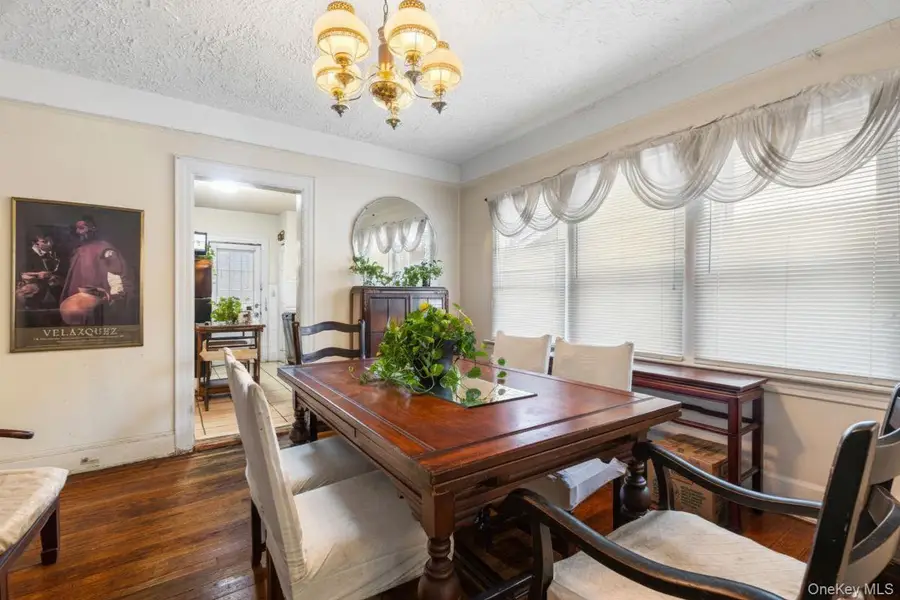 4534 Hoxie Street, Bronx, NY 10470 - Image #3