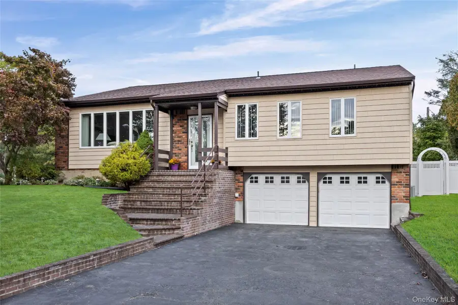 5 Roy Drive, Nesconset, NY 11767 - Image #2