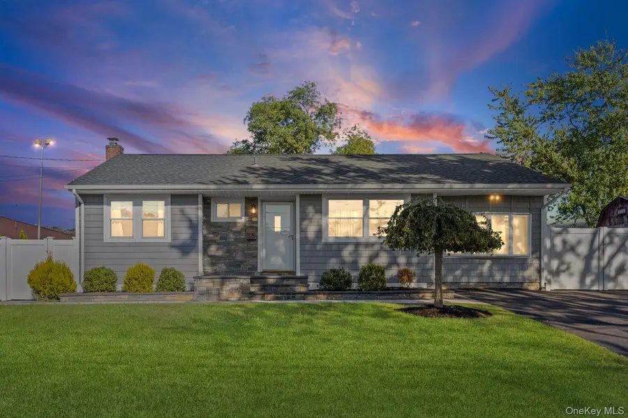 375 Oakland Avenue, Central Islip, NY 11722 - Image #2