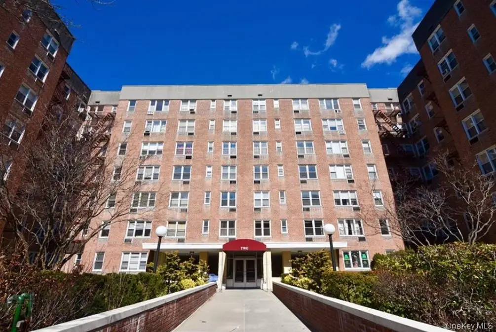 2 Sadore Lane #1R, Yonkers, NY 10710 - Image #1
