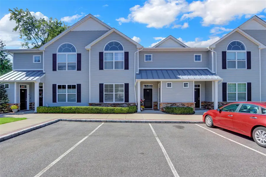 704 Breton Way #704, Glen Cove, NY 11542 - Image #2