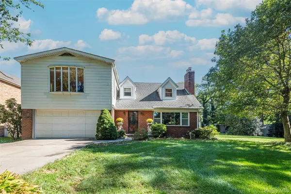 53-21 240th Street, Douglaston, NY 11362