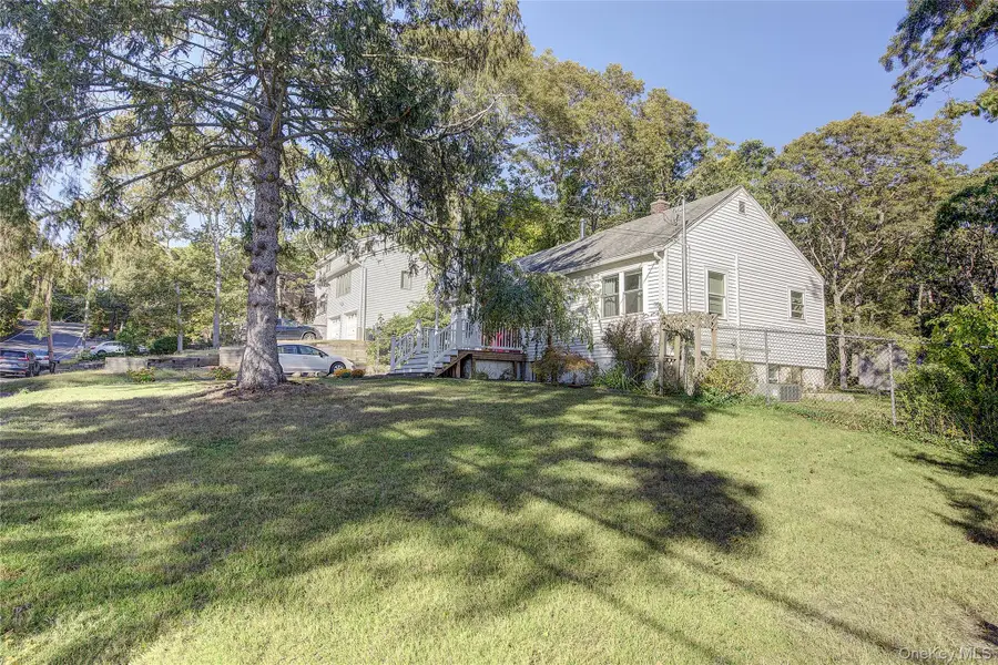 153 Berkshire Drive, Farmingville, NY 11738 - Image #3