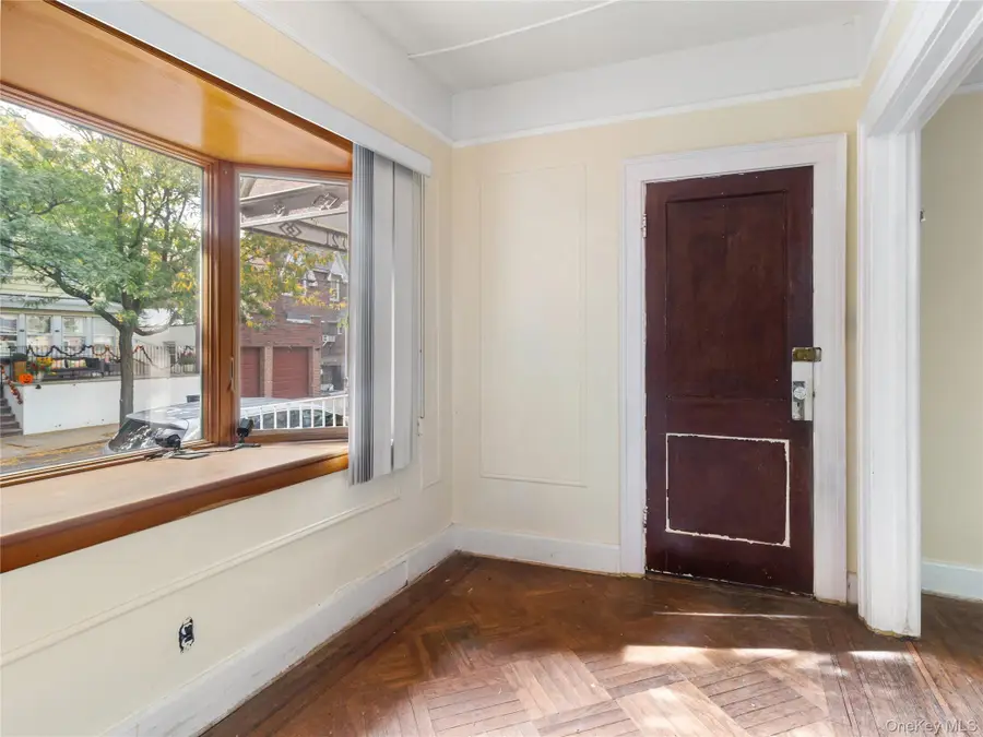 7021 72nd Place, Glendale, NY 11385 - Image #3