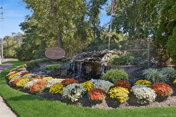 2 Dogwood Ct #2, Selden, NY 11784