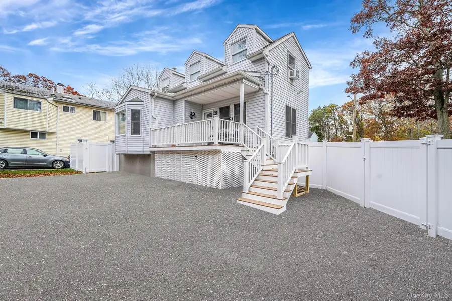 4 Willow Road, Rocky Point, NY 11778 - Image #3