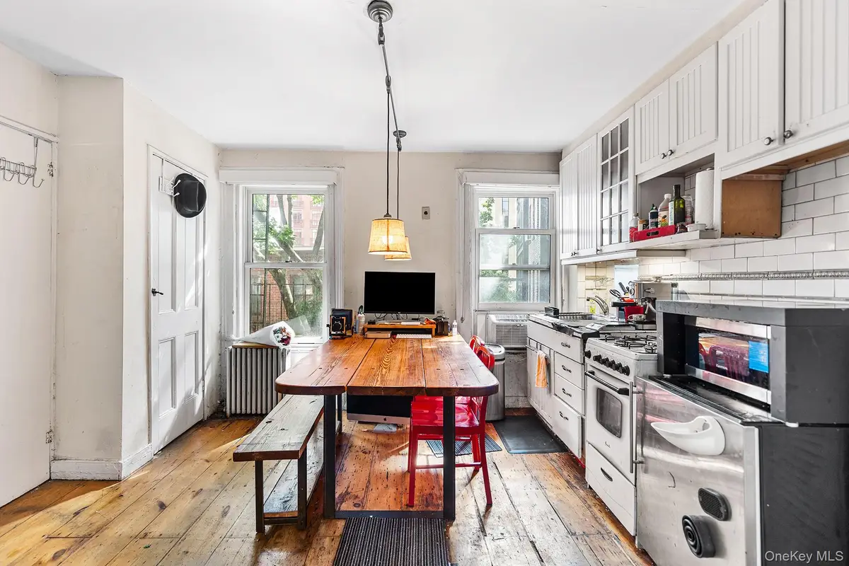 340 W 11th Street #3WR, Manhattan, NY 10014 - Image #1