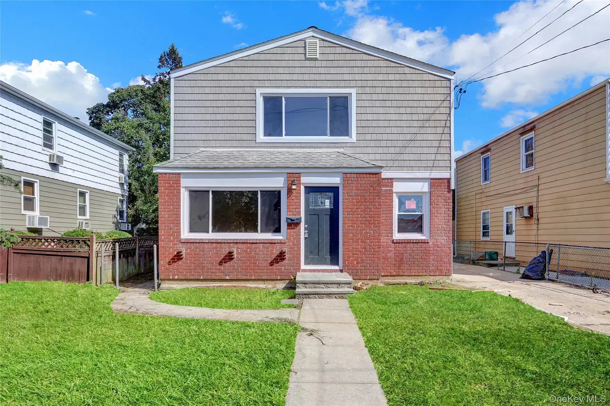 318 Vincent Avenue, Lynbrook, NY 11563 - Image #1