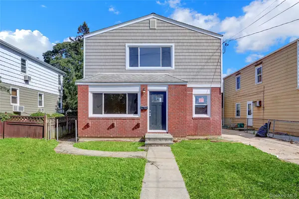 318 Vincent Avenue, Lynbrook, NY 11563