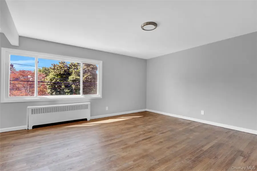 318 Vincent Avenue, Lynbrook, NY 11563 - Image #3