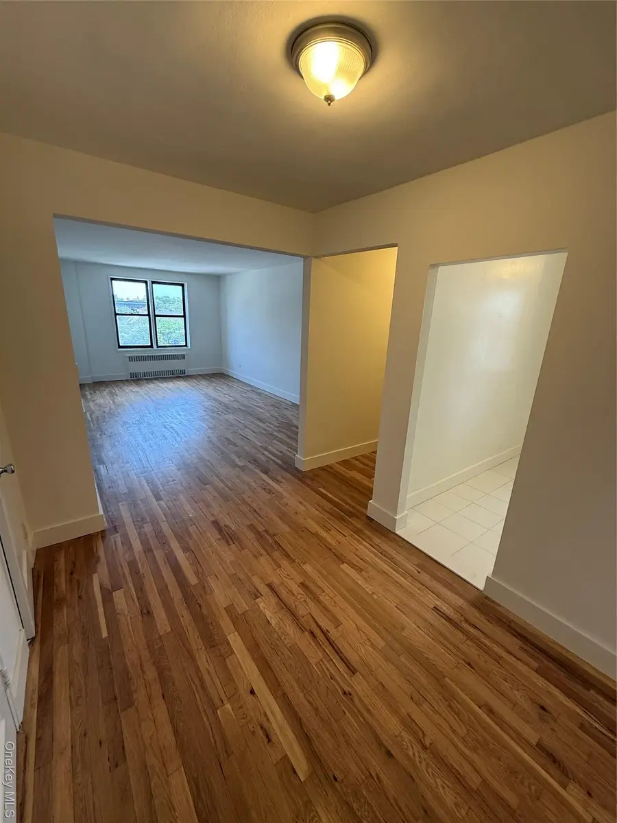 71-11 Yellowstone Boulevard #7R, Forest Hills, NY 11375 - Image #3