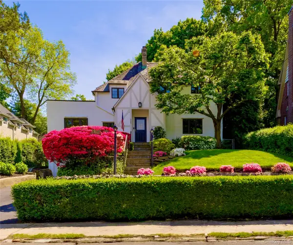 209 Pondfield Road W, Bronxville, NY 10708