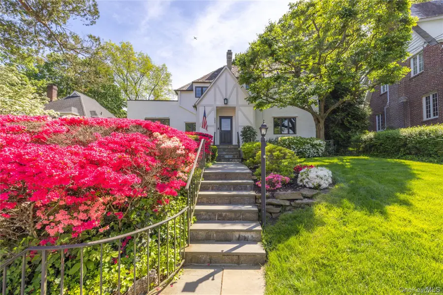 209 Pondfield Road W, Bronxville, NY 10708 - Image #2