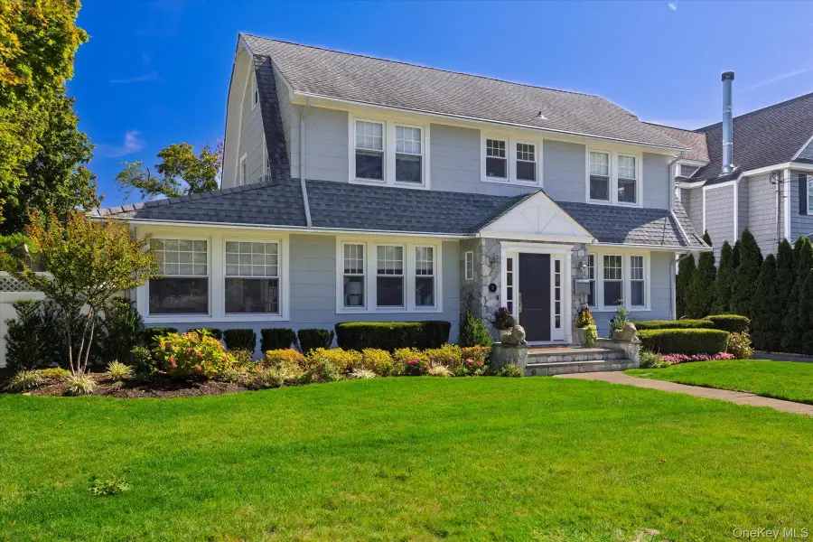 11 S Marion Place, Rockville Centre, NY 11570 - Image #2