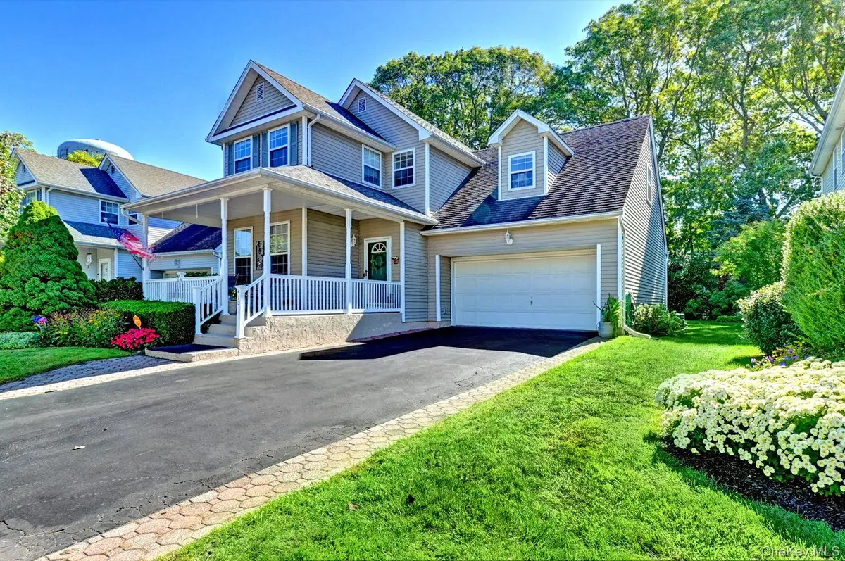 410 Mystic Way, Bay Shore, NY 11706 - Image #1