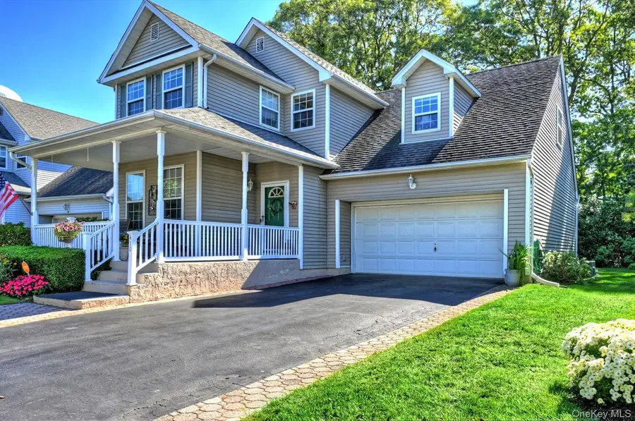 410 Mystic Way, Bay Shore, NY 11706 - Image #2