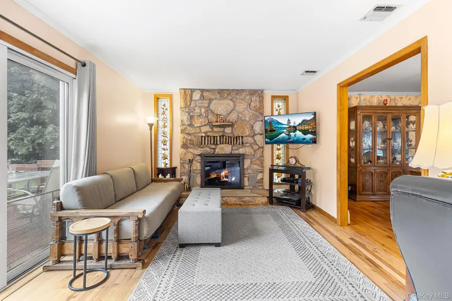 8 Barry Lane, Mount Sinai, NY 11766 - Image #3