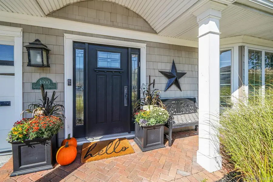4000 Greentree Drive, Oceanside, NY 11572 - Image #2