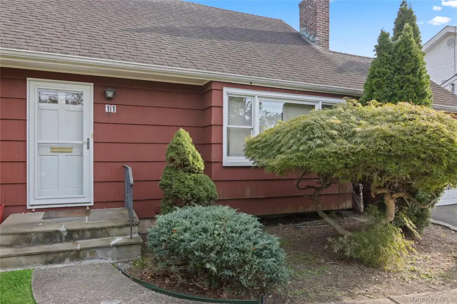 11 Glenwood Road, Glen Head, NY 11545 - Image #3