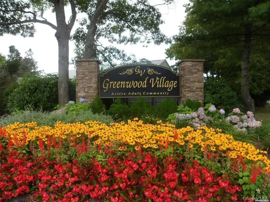 11 Willow Court, Manorville, NY 11949 - Image #2