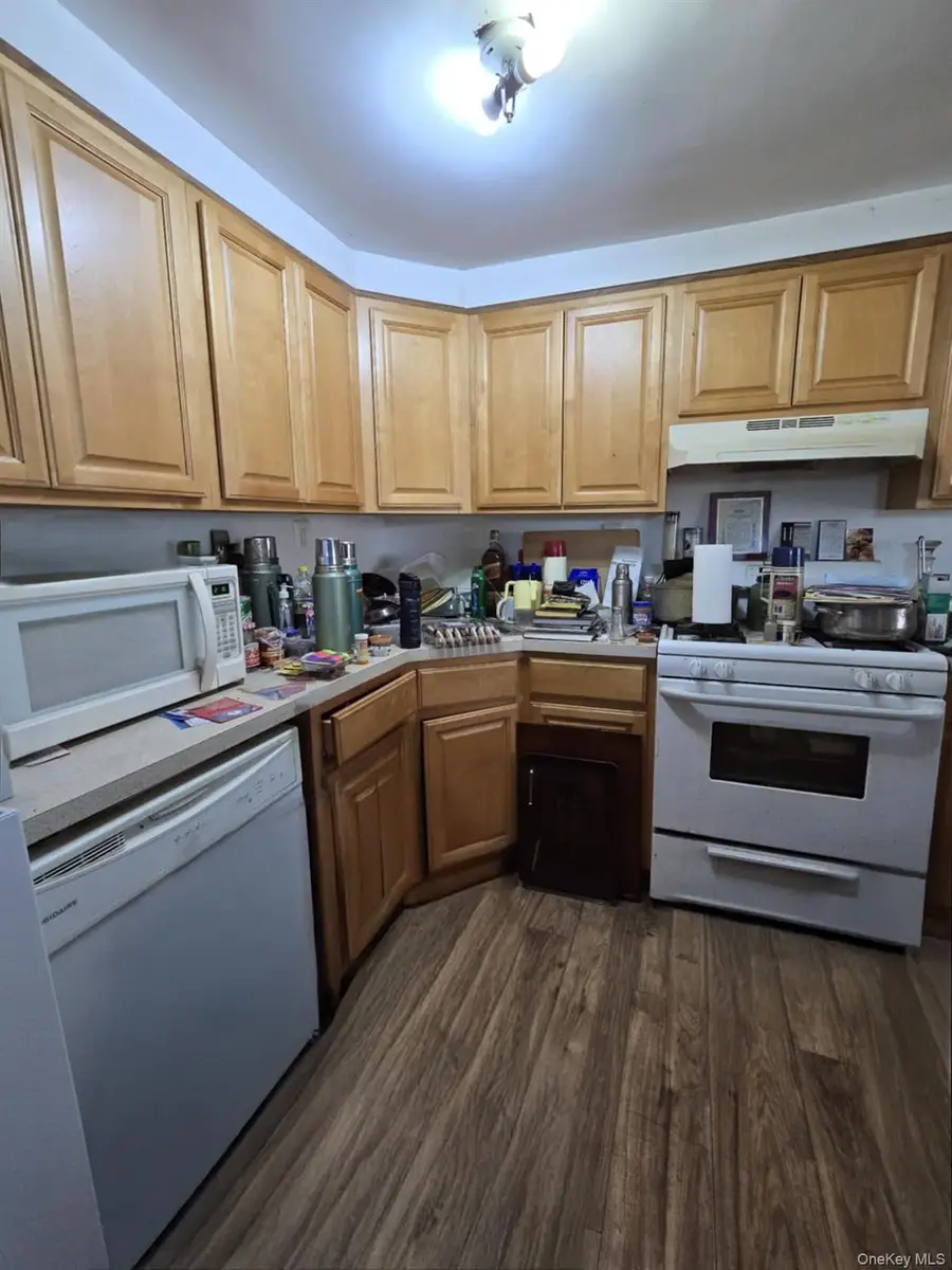 5 Bayview Avenue, Howard Beach, NY 11414 - Image #3