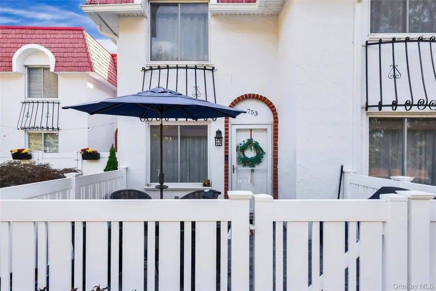 753 Blue Ridge Drive, Medford, NY 11763 - Image #2