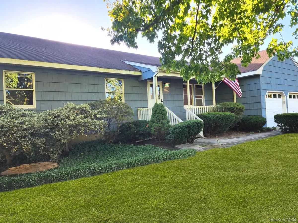 199 Shade Tree Lane, Aquebogue, NY 11931 - Image #1