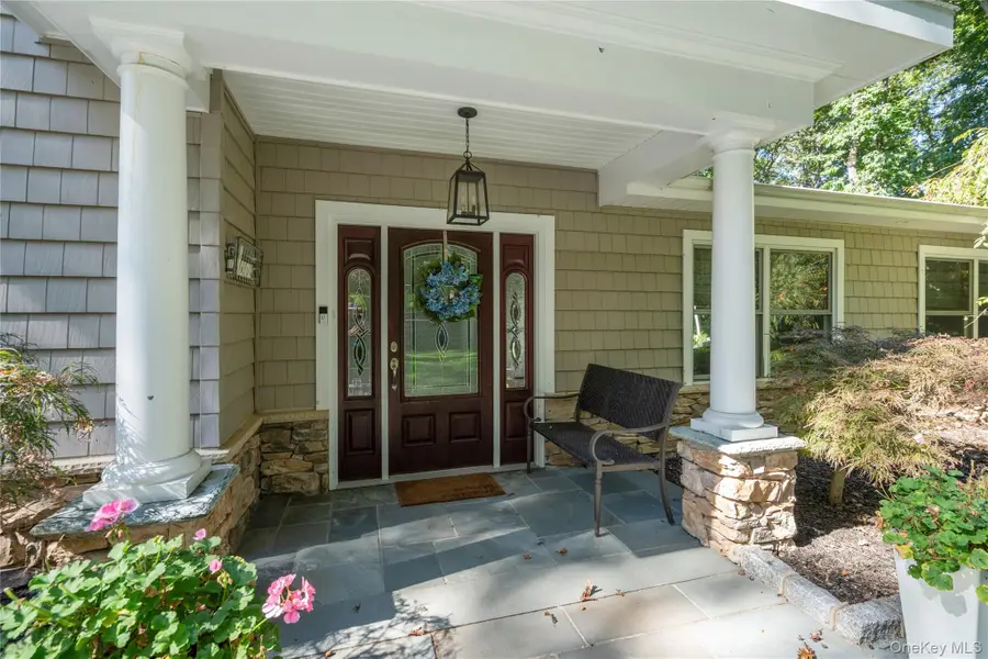 16 Pine Road, Syosset, NY 11791 - Image #3