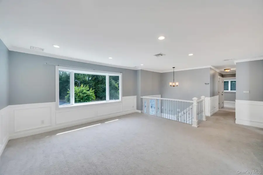 10 Evelyn Drive, Bethpage, NY 11714 - Image #3