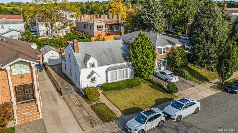 64-65 Cloverdale Boulevard, Oakland Gardens, NY 11364 - Image #3