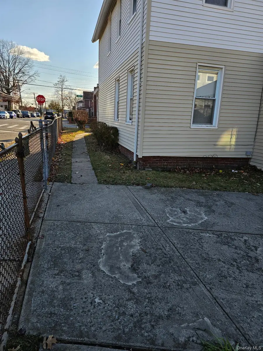 21823 138th Avenue, Laurelton, NY 11413 - Image #2