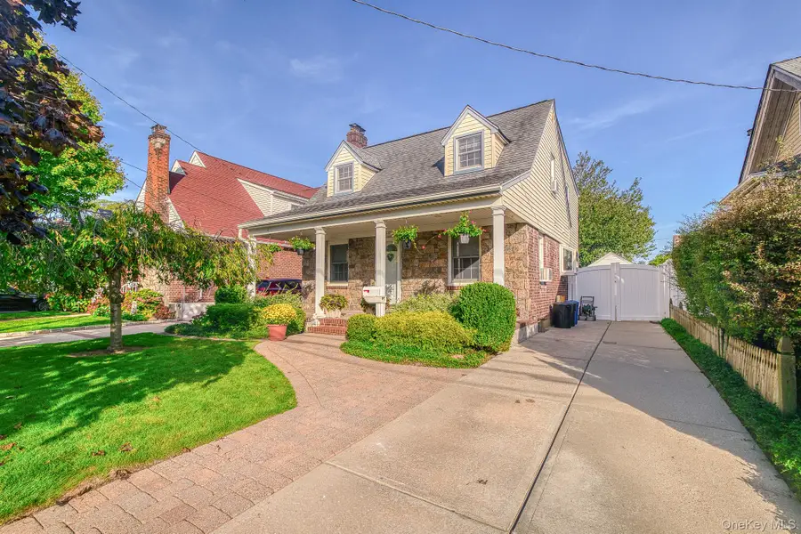 2531 Mount Avenue, Oceanside, NY 11572 - Image #2