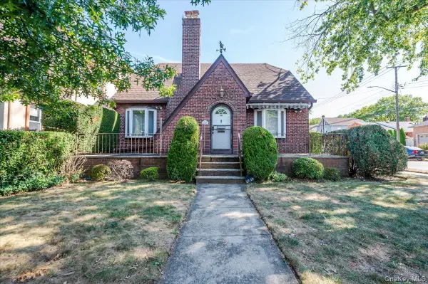 27-19 Murray Street, Flushing, NY 11354