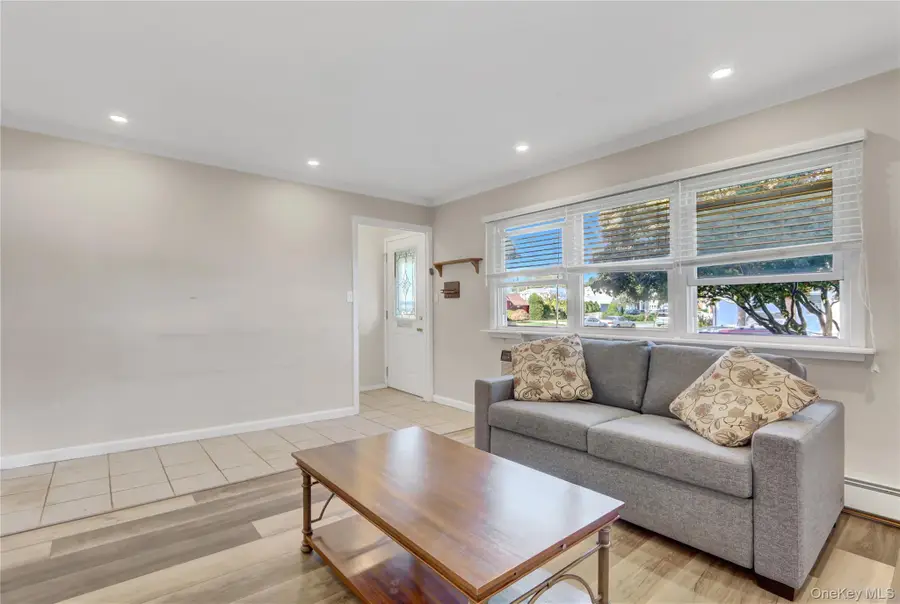 123 Cottage Boulevard, Hicksville, NY 11801 - Image #3