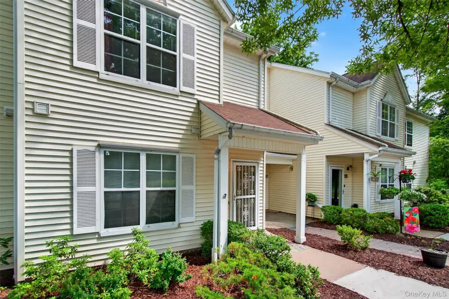 307 Gazebo Court, New Windsor, NY 12553 - Image #3