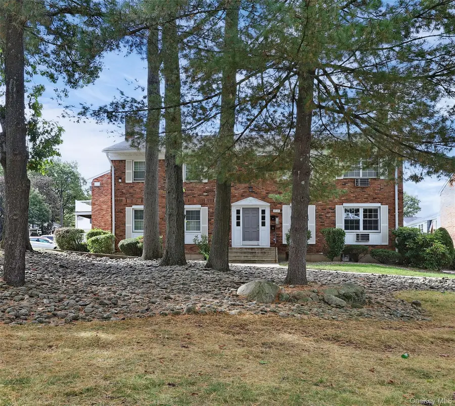 19 Doxbury Lane, Suffern, NY 10901 - Image #2