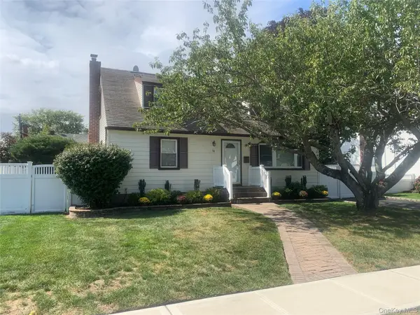 18 Hitchcock Lane, Farmingdale, NY 11735