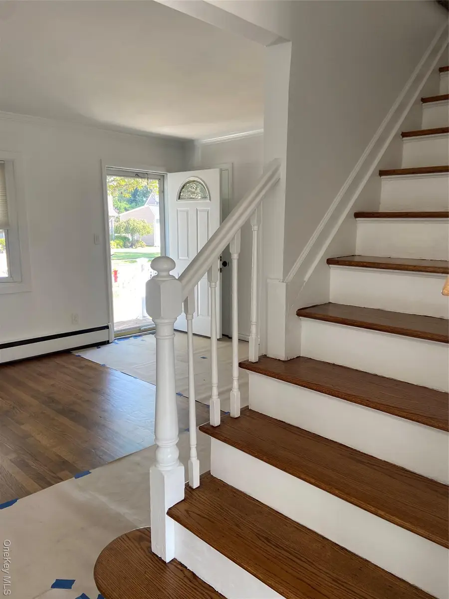 18 Hitchcock Lane, Farmingdale, NY 11735 - Image #3