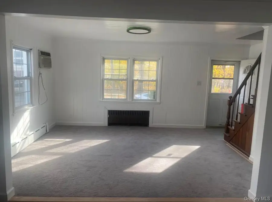 211 Mineola Avenue, Carle Place, NY 11514 - Image #2