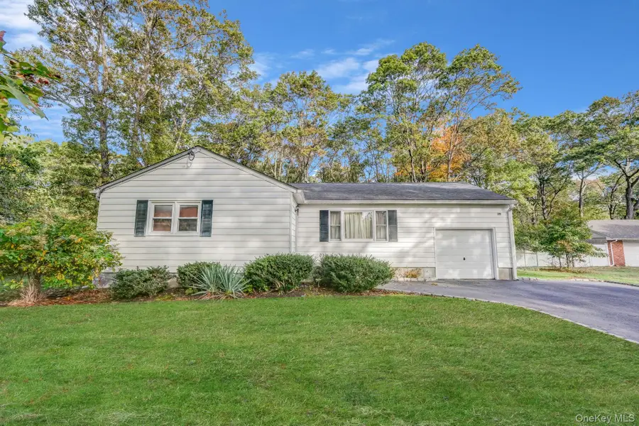 175 Pleasant Street, Ronkonkoma, NY 11779 - Image #2