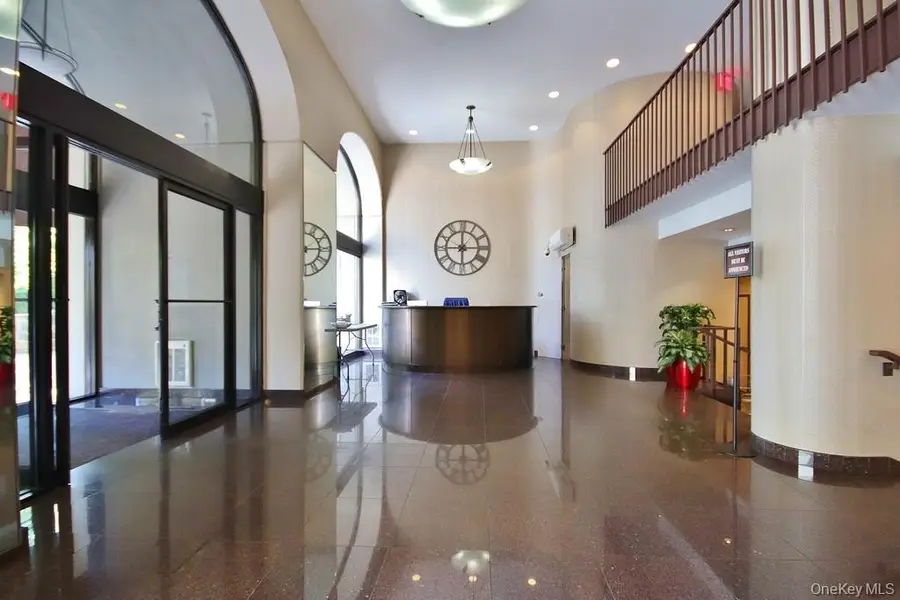 15 Stewart Place #1R, White Plains, NY 10603 - Image #2