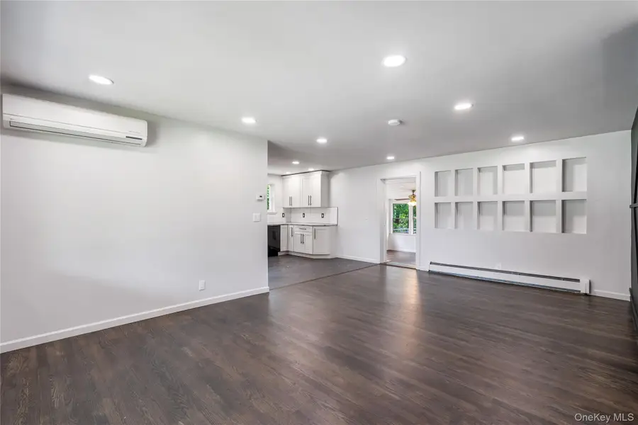 14 Windsor Drive, New Windsor, NY 12553 - Image #3