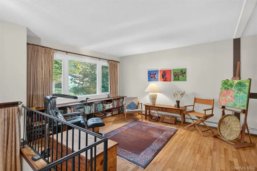 102 Sutton Park Road, Poughkeepsie, NY 12603 - Image #3