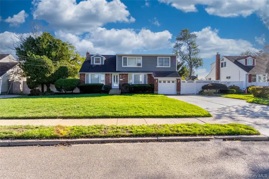 24 Dulittle Street, North Babylon, NY 11703 - Image #3