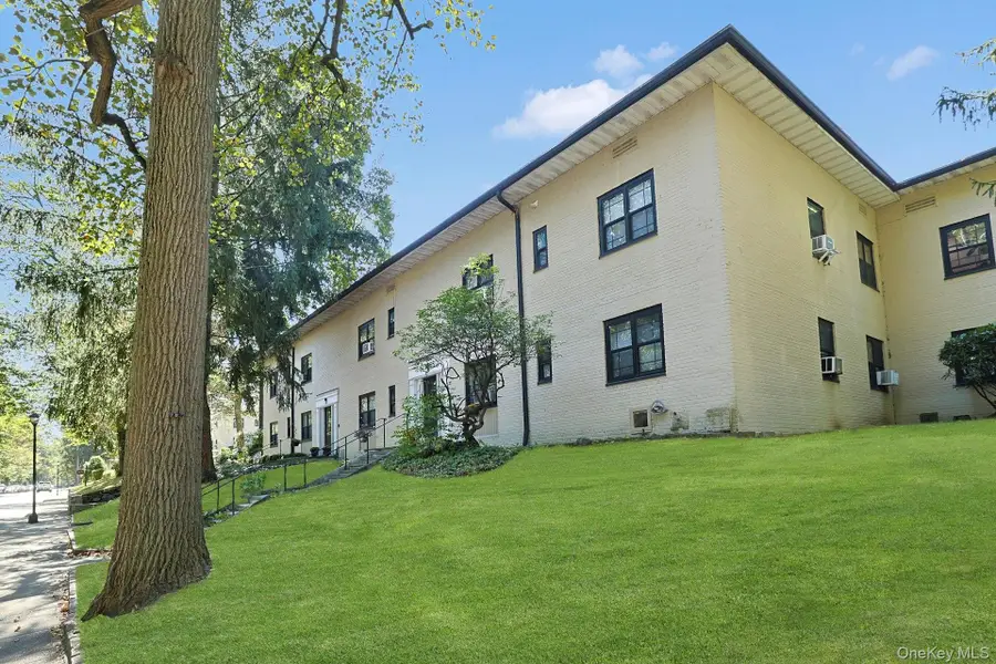 1279 California Road #2L, Eastchester, NY 10709 - Image #2