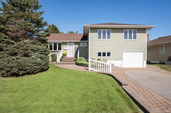 4057 Eve Drive, Seaford, NY 11783