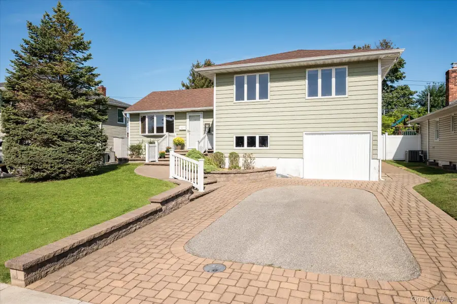 4057 Eve Drive, Seaford, NY 11783 - Image #2