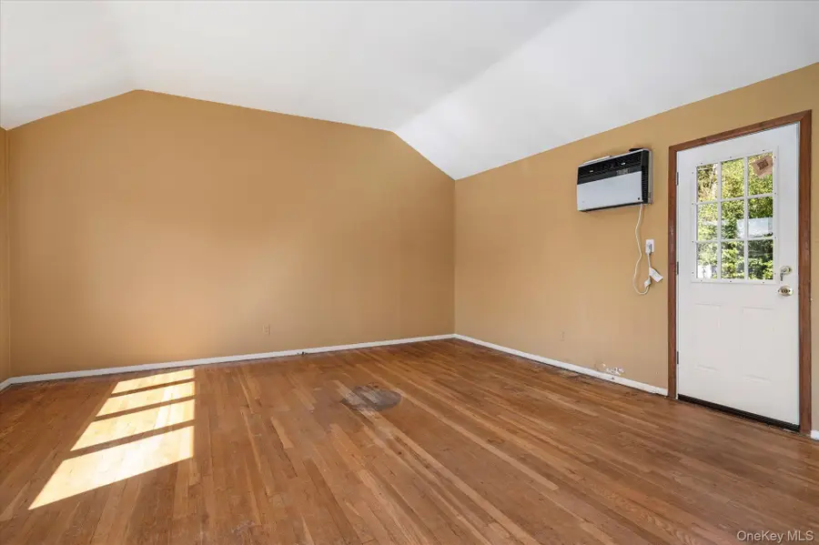 4057 Eve Drive, Seaford, NY 11783 - Image #3