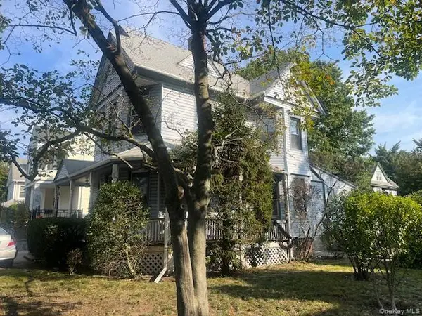 8535 115th Street, Richmond Hill North, NY 11418