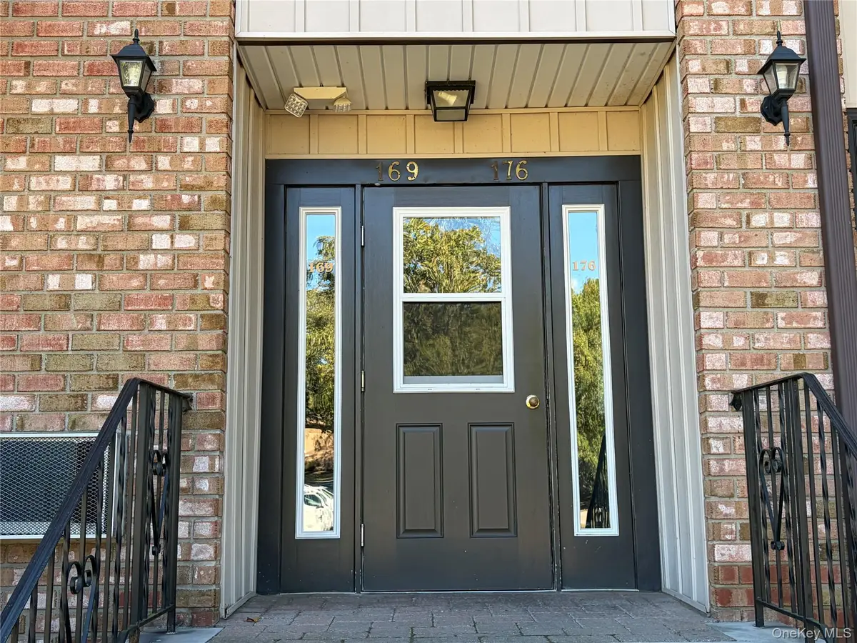 173 Sierra Vista Lane, Valley Cottage, NY 10989 - Image #1